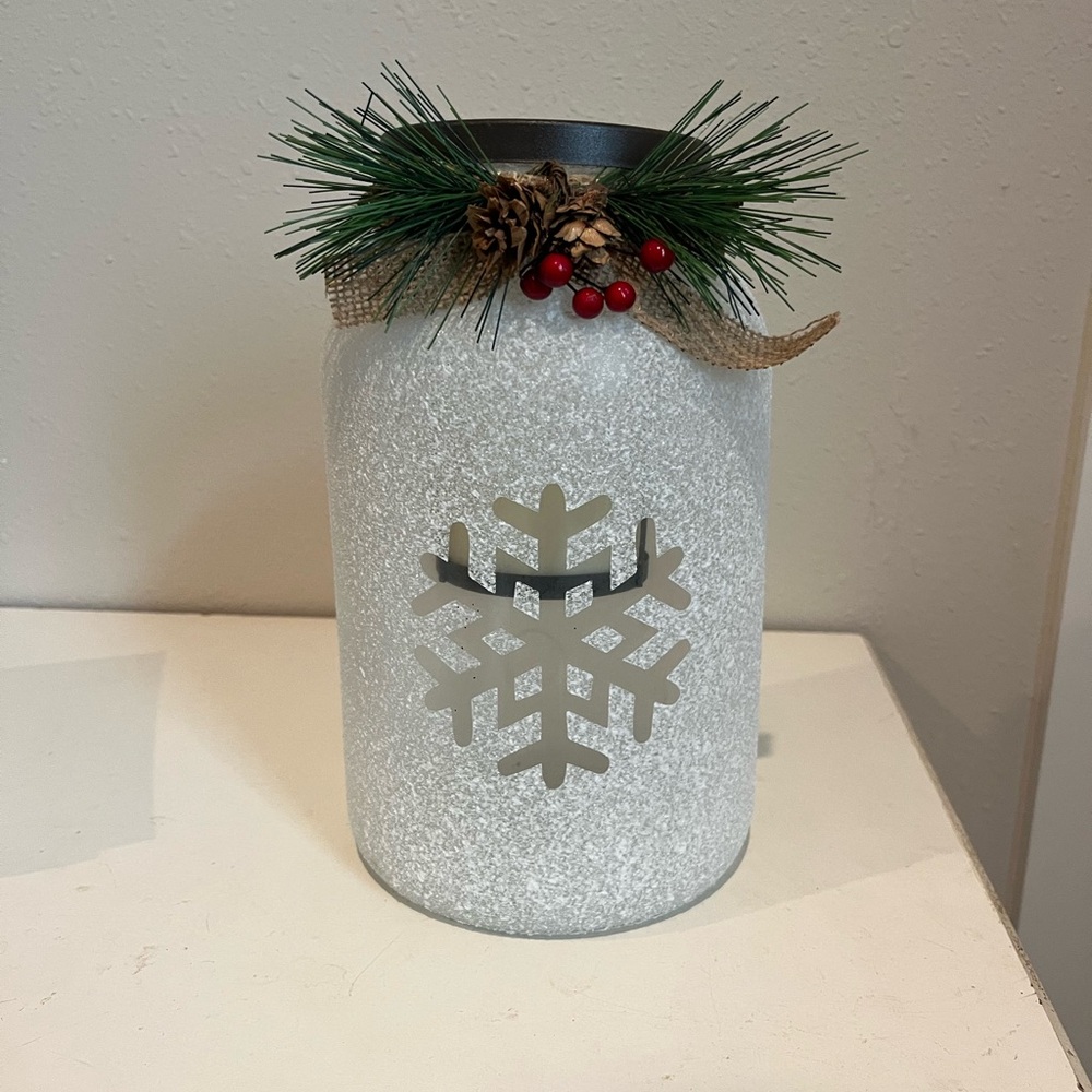 Festive White Snowflake Lantern